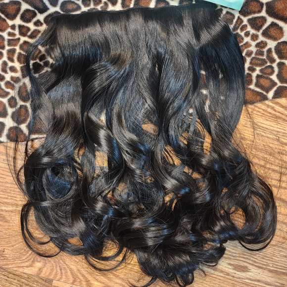 20" 1-Pack 3/4 Full Head Wavy Clip in Synthetic Hair Extensions - Picture 9 of 14